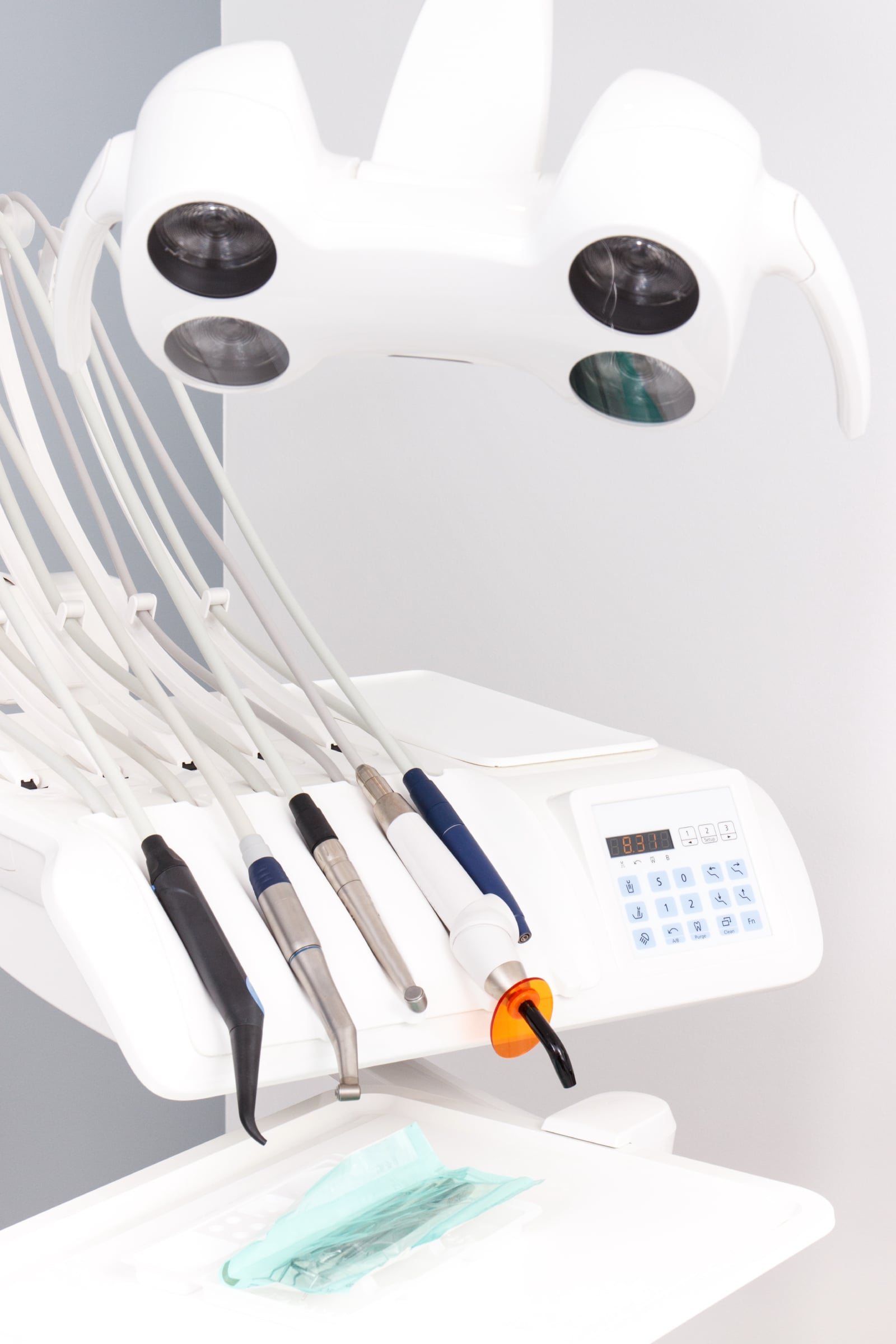 dental instruments and tools used by dentist